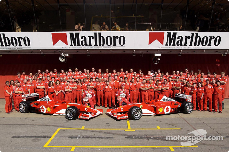 Foto familiar para el Equipo Ferrari