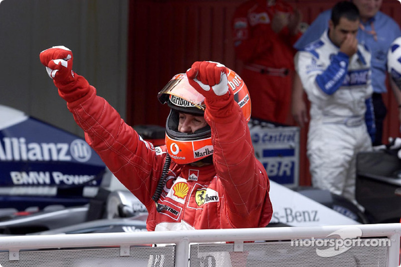 El ganador de la carrera Michael Schumacher