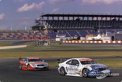 Thomas Jäger, Persson Motorsport, AMG-Mercedes CLK-DTM 2001; Bernd Schneider, Team HWA, AMG-Mercedes CLK-DTM 2002