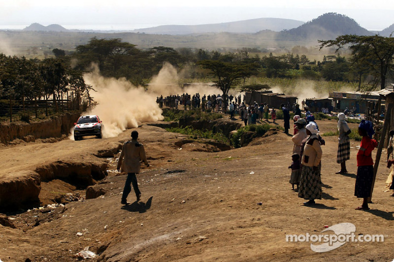 Colin McRae dan co-driver Nicky Grist menjadi pemenang terakhir Reli Safari Kenya pada 2002 saat turun dengan Ford Focus RS WRC 02.