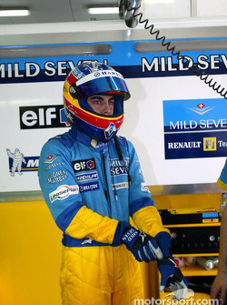 Fernando Alonso announced as the Renault F1 Team race driver for 2003