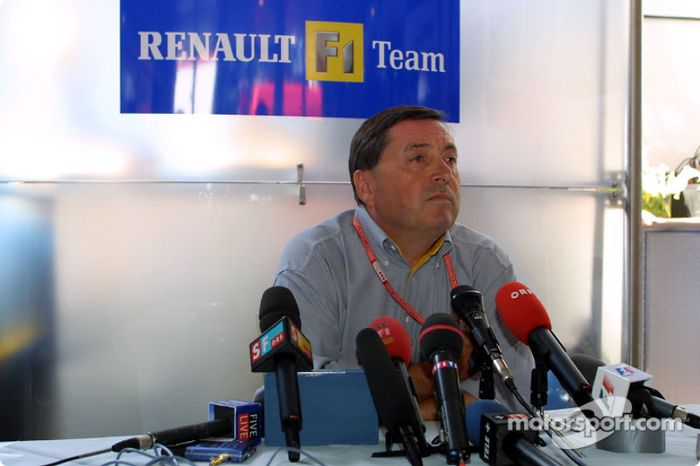 Anuncio de Fernando Alonso como el piloto de carreras de Renault F1 en 2003: Patrick Faure