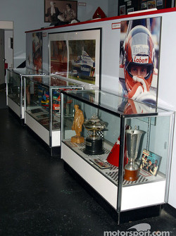 Visite au musée Gilles Villeneuve : trophées