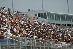 Kentucky Speedway spectators