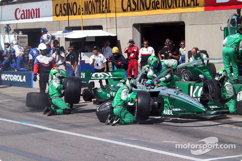 Arrêt au stand pour Paul Tracy
