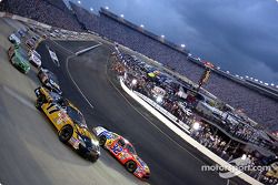 Matt Kenseth y Ricky Craven preparándose para tomar la bandera verde