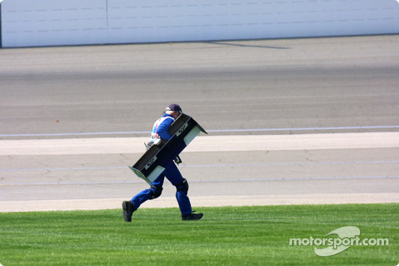 Corriendo con el alerón trasero de  Ralf Schumacher