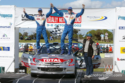 El podio: el ganador del Rally y campeón 2002 del WRC, Marcus Gronholm