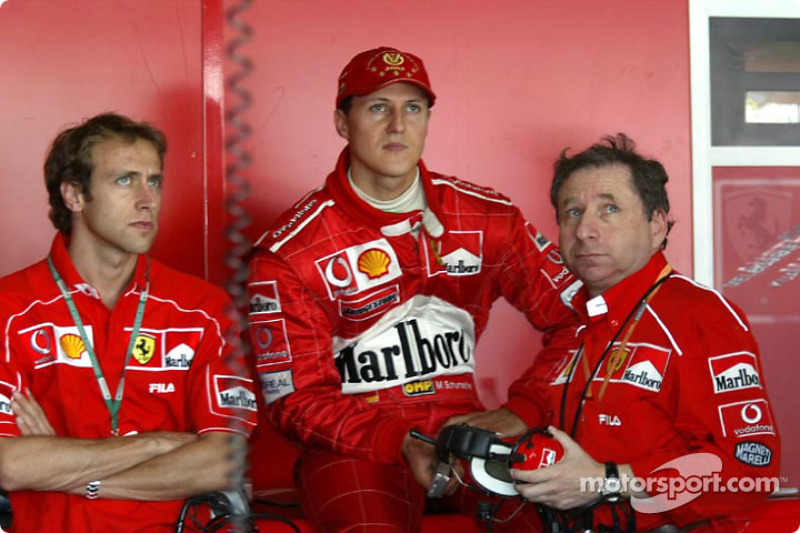 Luca Badoer, Michael Schumacher y Jean Todt