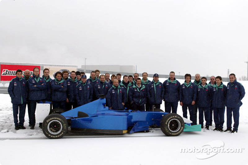 ザウバーC22。雪のフィオラノでロールアウト