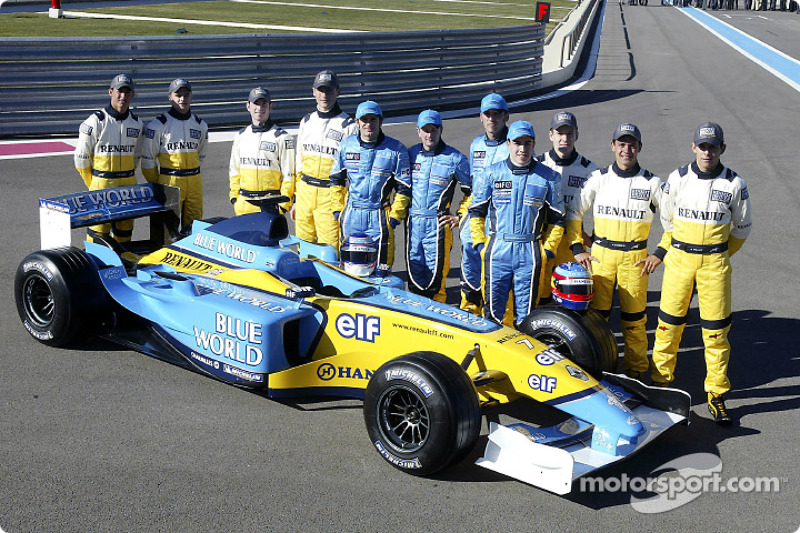 Jarno Trulli, Fernando Alonso, Allan McNish, Franck Montagny and the young Renault drivers with the new Renault F1 R23