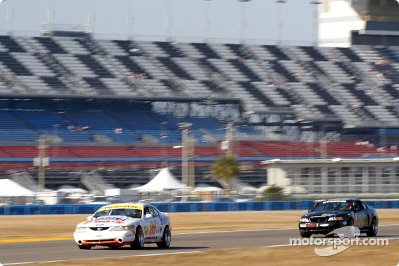 Snipes Ford Motorsports Mustang Cobra R : Peter Sachs, Charles Snipes ; Rehagen Racing : Larry Rehagen, Dean Martin