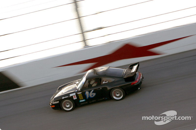 #16 Zoom Motorsports Porsche 996: Darren Law, Mike McCalmont
