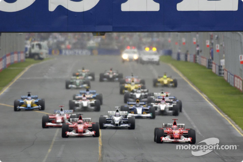 start: Michael Schumacher takes lead front, Rubens Barrichello