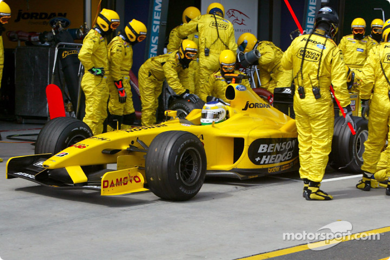 Pitstop for Giancarlo Fisichella