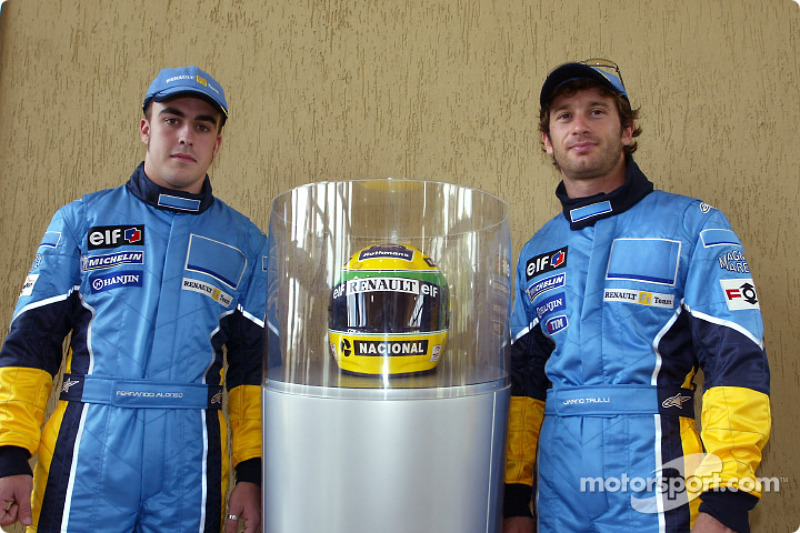 Visit of the Ayrton Senna Renault Factory in Curitiba: Fernando Alonso and Jarno Trulli with Ayrton 