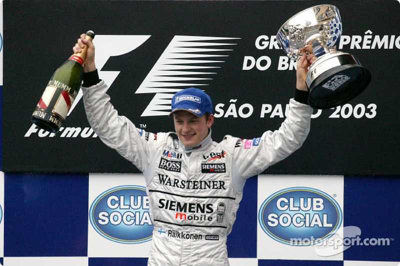 Podyum: Yarış galibi Kimi Raikkonen