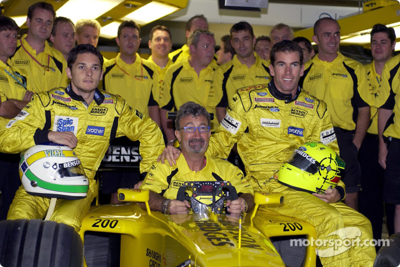 Eddie Jordan,  Giancarlo Fisichella, Ralph Firman and the team celebrates Team Jordan 200th Grand Pr