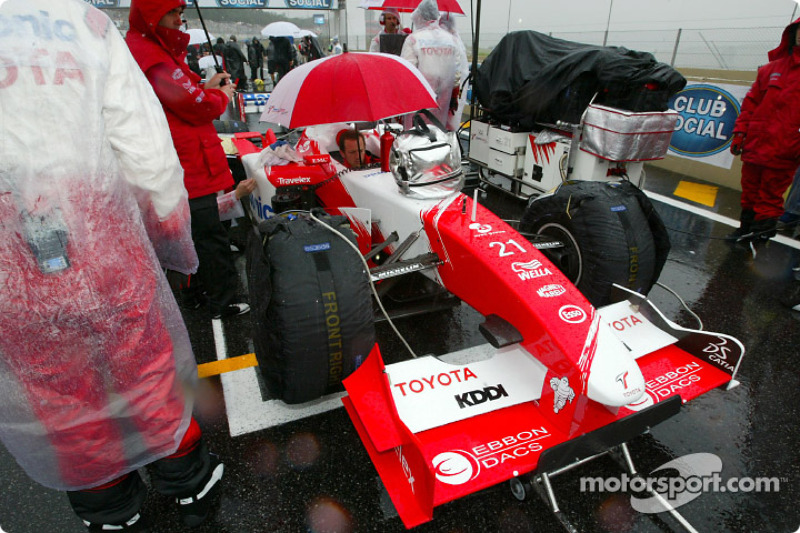 Cristiano da Matta on the starting grid