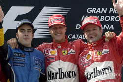 Podyum: Yarış galibi Michael Schumacher ve Fernando Alonso ve Rubens Barrichello