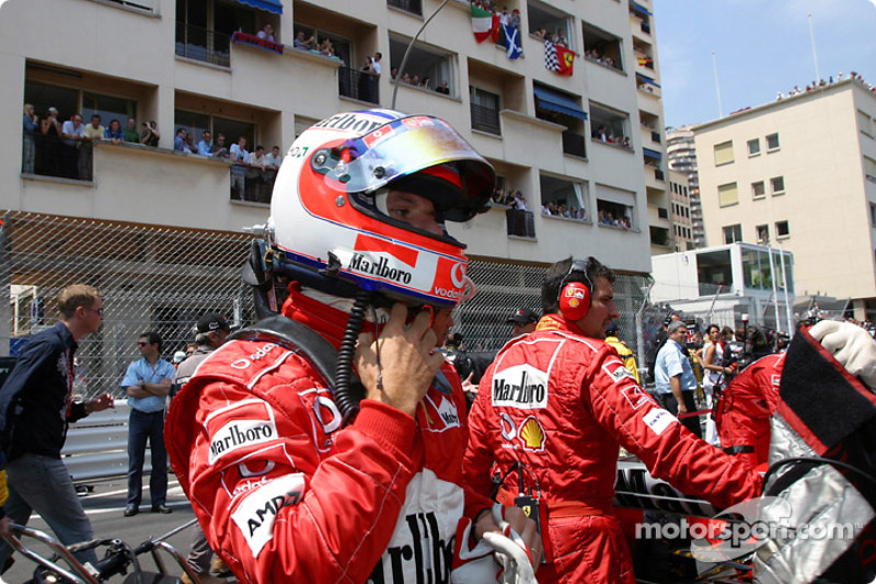 Rubens Barrichello sur la grille de départ