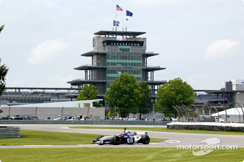 Jeff Gordon at speed in an F1 car at Indy