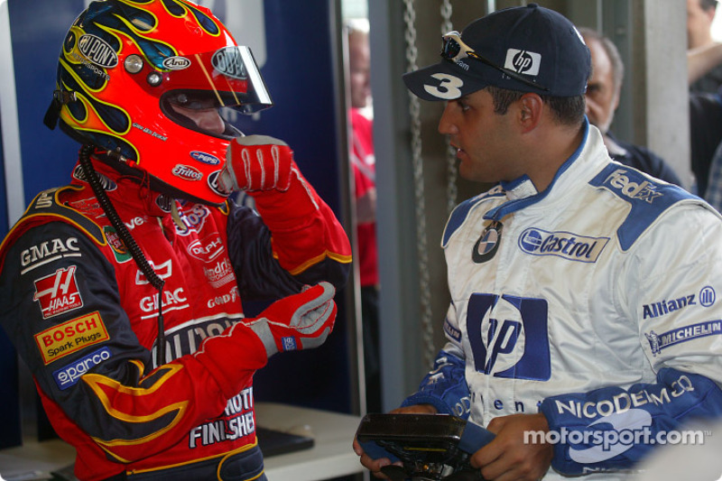 Jeff Gordon, left, getting to grips ve steering travel, ve F1 Car