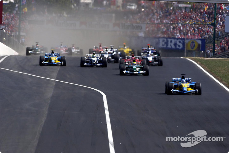 Inicio: Fernando Alonso toma la delantera
