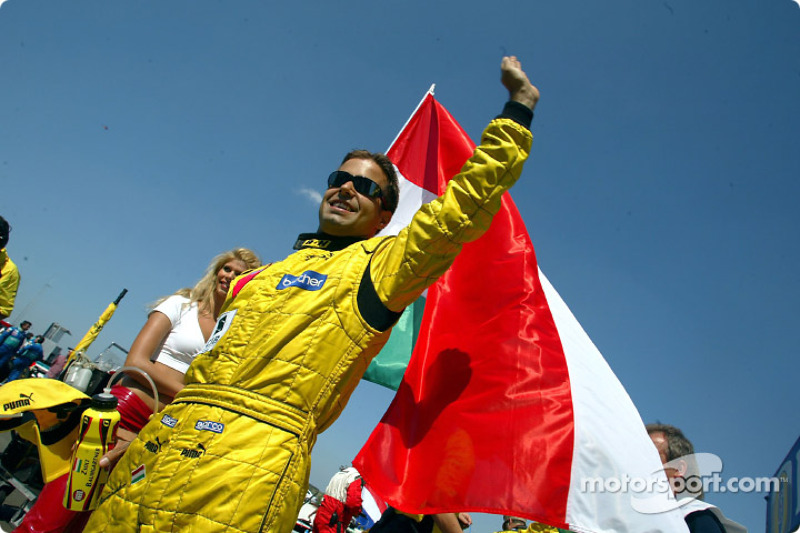 Zsolt Baumgartner en la parrilla de salida