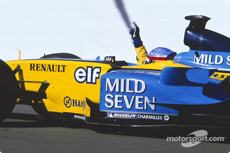 Fernando Alonso viert debuutzege in Hongarije 2003