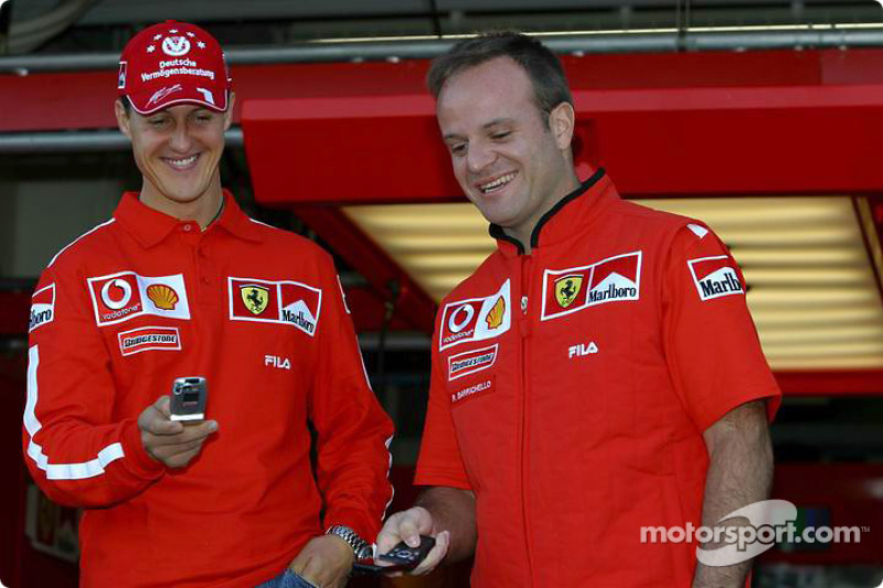 Evento promocional de Vodafone: Michael Schumacher y Rubens Barrichello jugar DigiQFormula