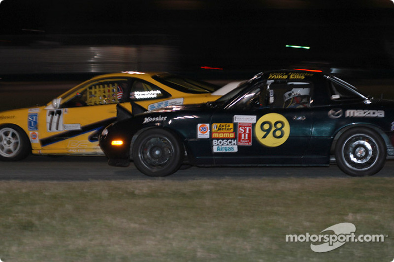 #98 Nuzzo / Ellis Motorsports Mazda Miata: Michael Ellis, Donald Jacobs