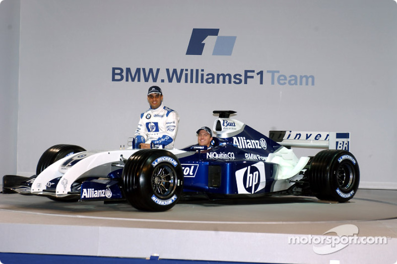 Juan Pablo Montoya et Ralf Schumacher avec la nouvelle WilliamsF1 BMW FW26