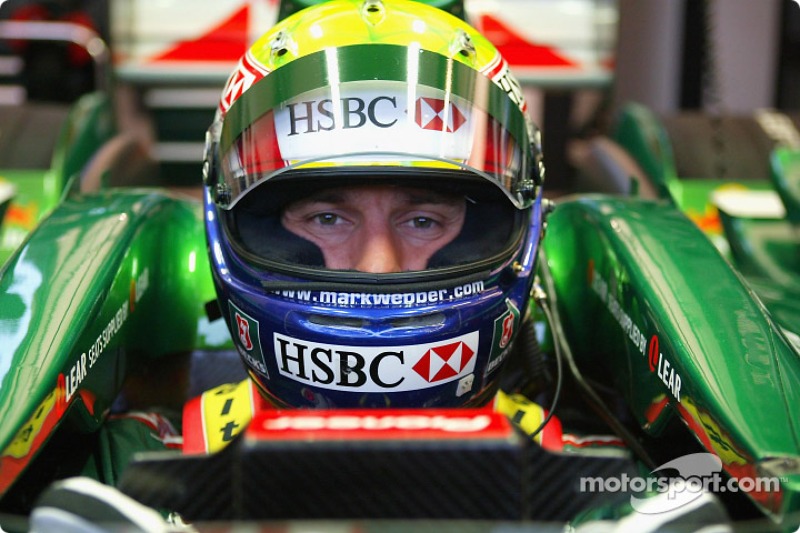Mark Webber test ediyoryeni Jaguar R5, Ford'in Proving Ground Lommel, Belgium