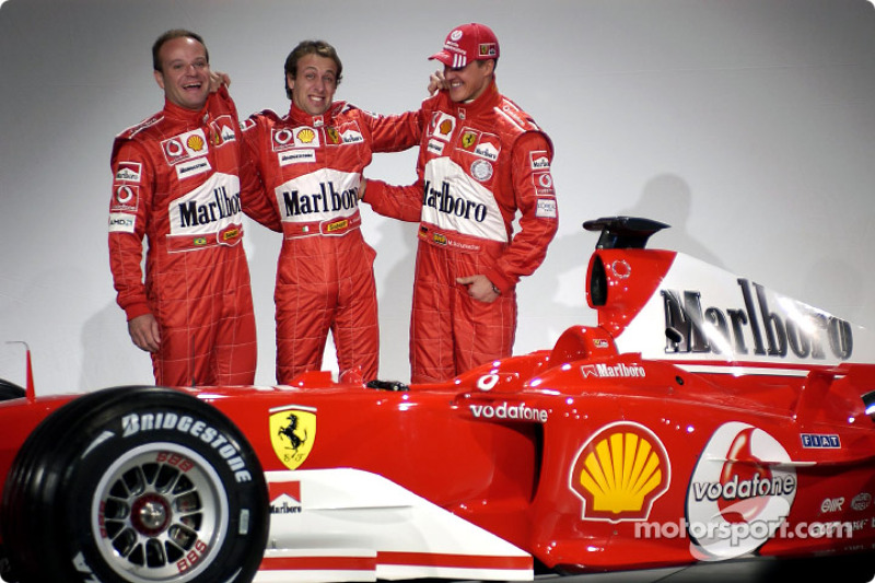 Rubens Barrichello, Luca Badoer ve Michael Schumacher ve yeni Ferrari F2004