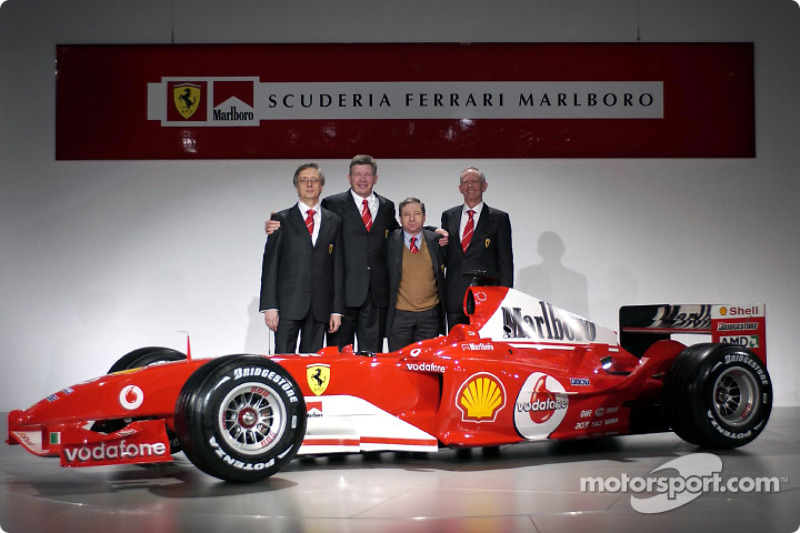 Paolo Martinelli, Ross Brawn, Jean Todt ve Rory Byrne ve yeni Ferrari F2004