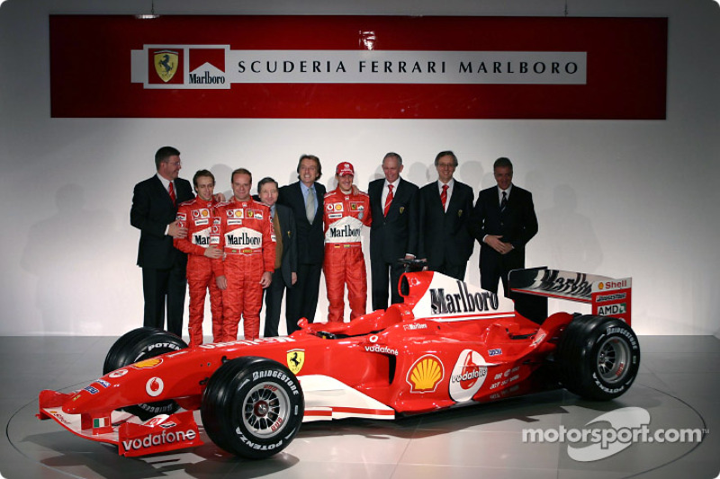 Ross Brawn, Luca Badoer, Rubens Barrichello, Jean Todt, Luca di Montezemelo, Michael Schumacher, Rory Byrne, Paolo Martinelli ve Piero Ferrari