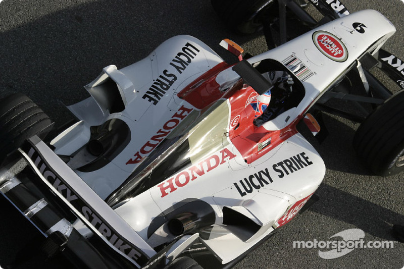 Jenson Button test ediyoryeni BAR 006
