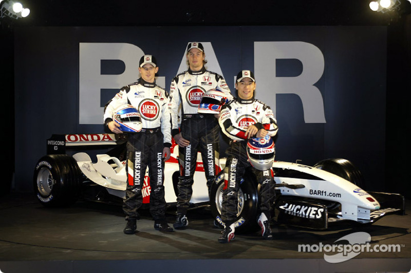 Anthony Davidson, Jenson Button and Takuma Sato with the new BAR 006