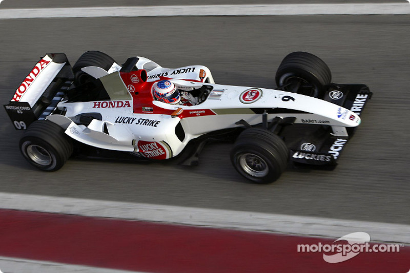 Jenson Button test ediyoryeni BAR 006