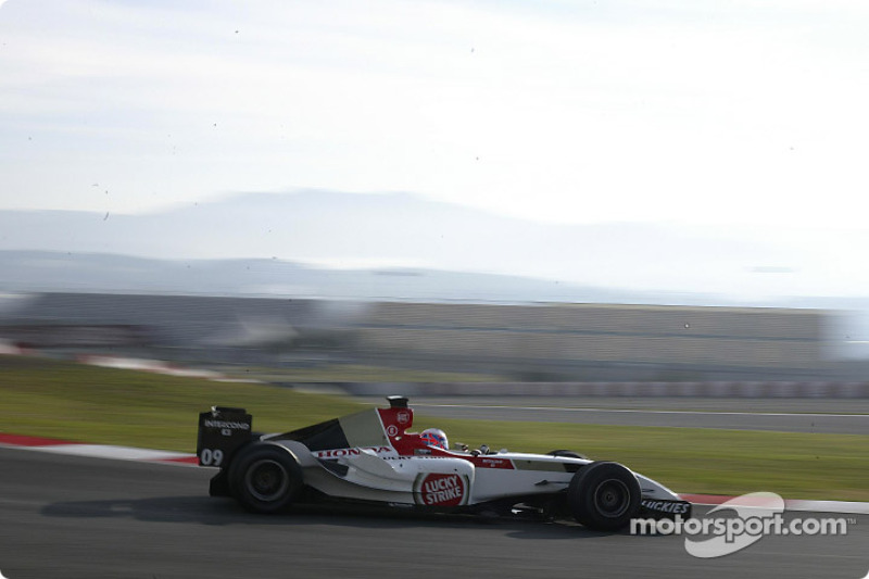 Jenson Button test ediyoryeni BAR 006