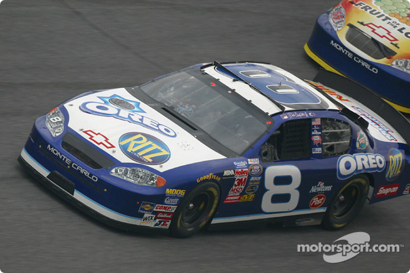 Em 2002, justamente um ano após perder seu pai, Dale Junior reencontrou a vitória em Daytona, levando a melhor na prova da Xfinity Series.