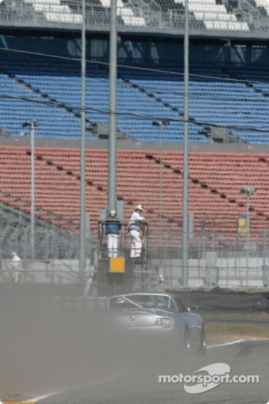 La BMW Z4 n°12 du TC Kline Racing (Anita Sangi, Neal Sapp) sort large