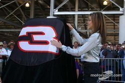 Présentation du mémorial Dale Earnhardt : Teresa Earnhardt