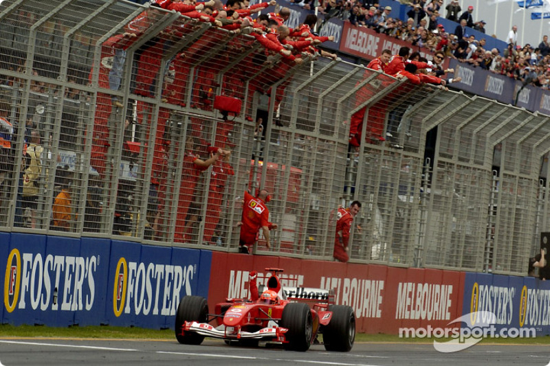 Michael Schumacher celebra el triunfo