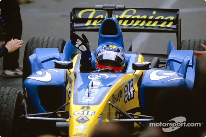 Podio: Fernando Alonso celebra