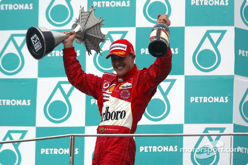 El ganador de la carrera Michael Schumacher