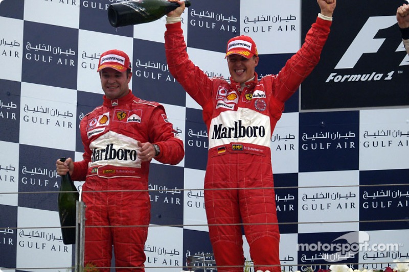 Podyum: Yarış galibi Michael Schumacher ve Rubens Barrichello celebrate