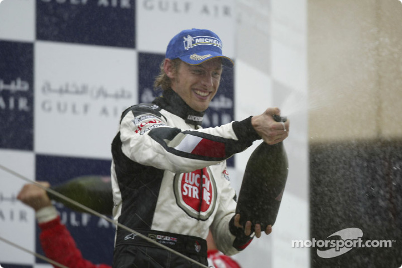 Podyum: Warrd shower for Jenson Button