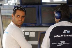 Juan Pablo Montoya sur le muret des stands Williams-BMW